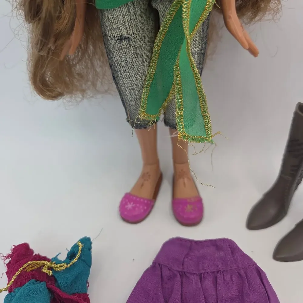 Vintage 2006 Bratz Genie Magic Yasmin Doll with Both Outfits + Shoes